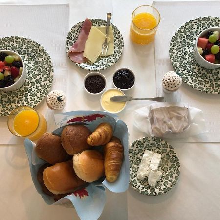 Bed and Breakfast Onder De Boom Gerkesklooster Esterno foto