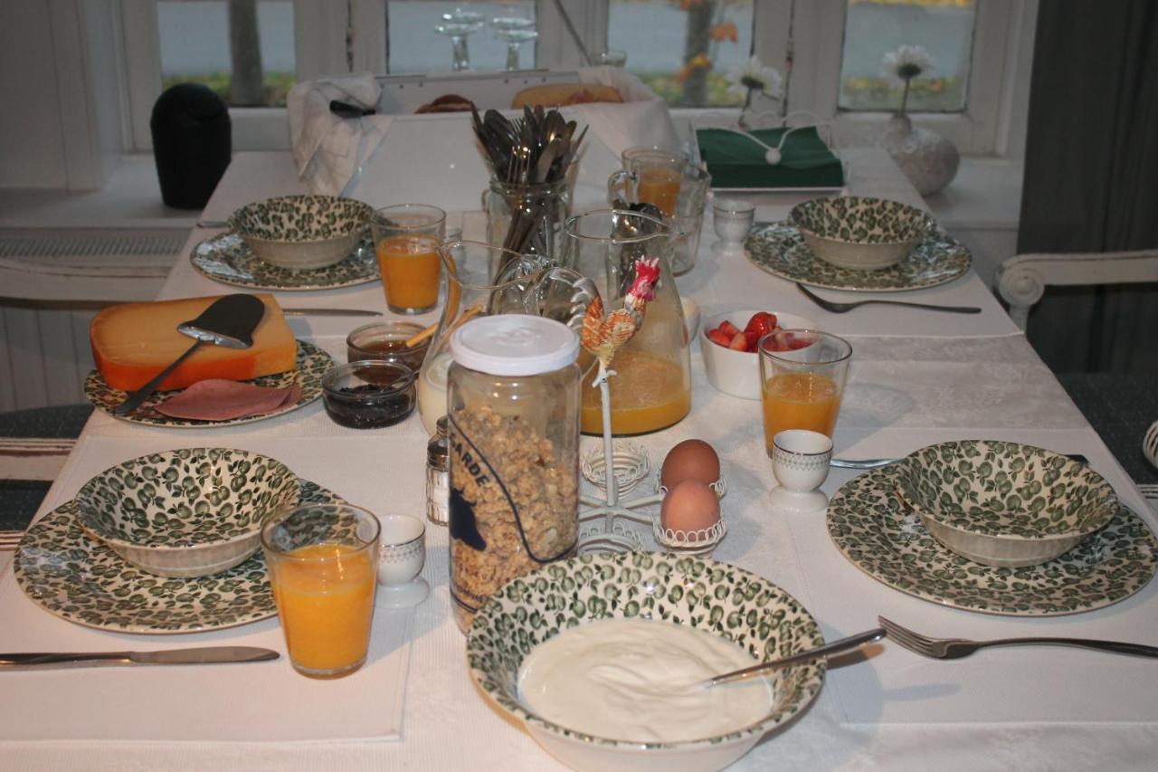 Bed and Breakfast Onder De Boom Gerkesklooster Esterno foto