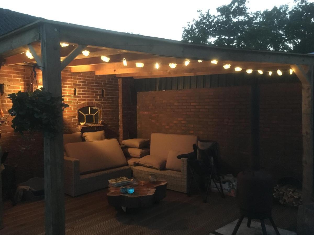 Bed and Breakfast Onder De Boom Gerkesklooster Esterno foto